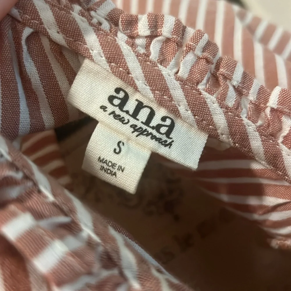 a.n.a. Light red & white striped shortsleeve flowy blouse women’s top Small - Picture 8 of 9